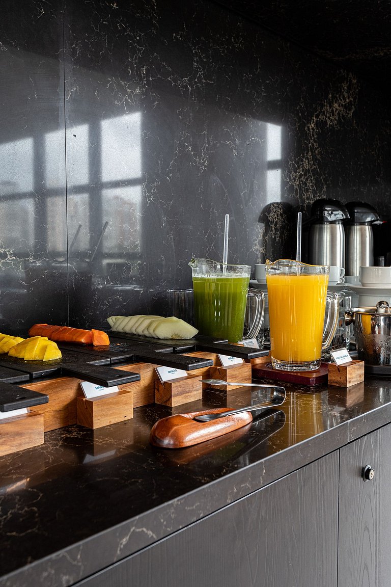 ap com cama king, piscina e café da manhã