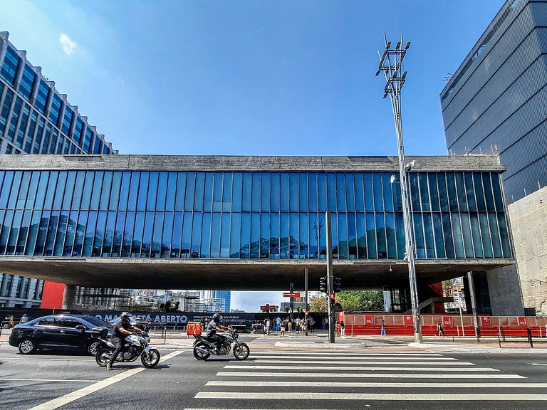 Studio elegante à passos da Paulista